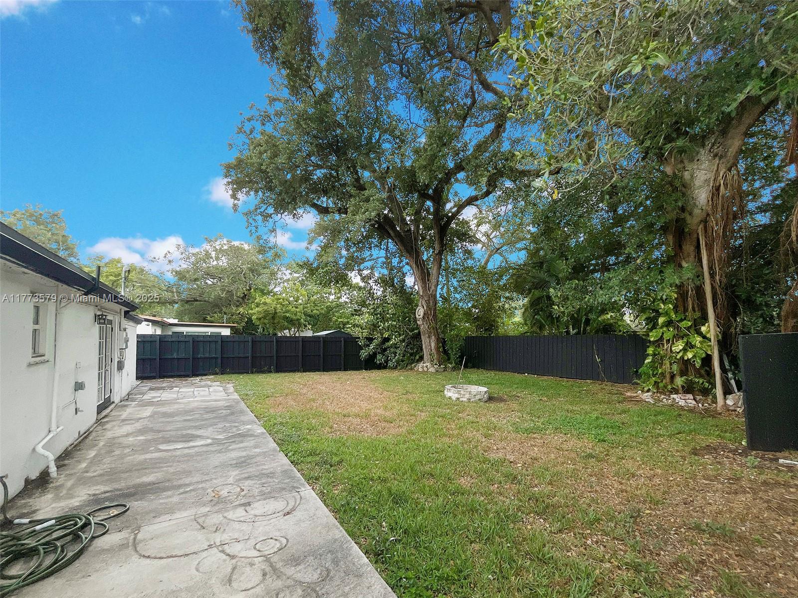 PLAYLAND ESTATES SEC 2 - Residential Lease