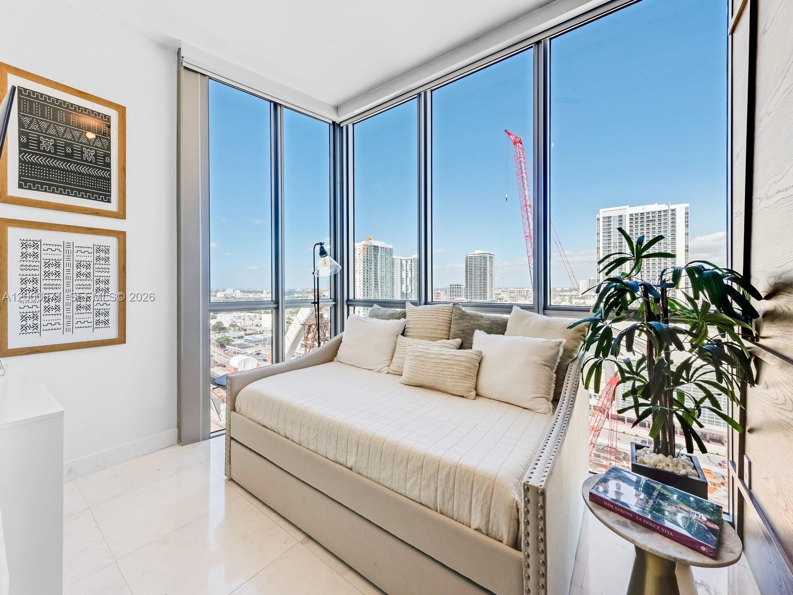 MARQUIS CONDO - Residential