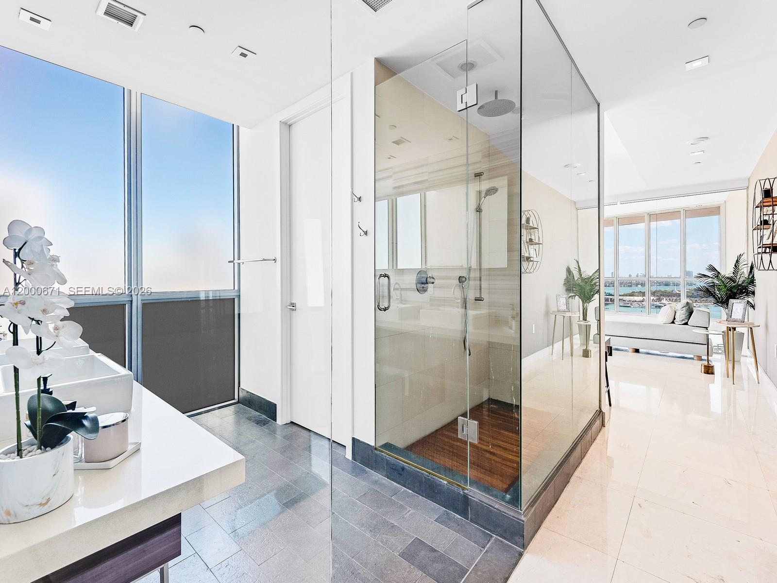 MARQUIS CONDO - Residential