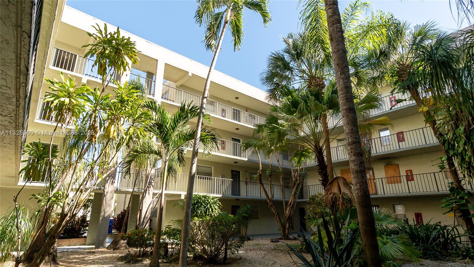COURTYARDS OF BROWARD CON - Residential