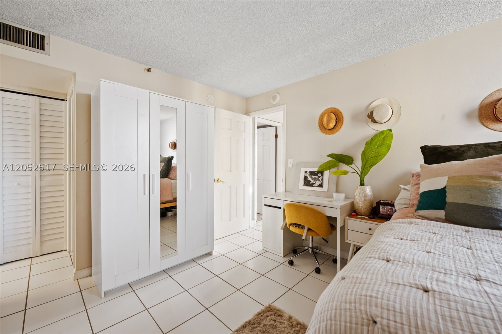 CLUB ATLANTIS CONDO - Residential