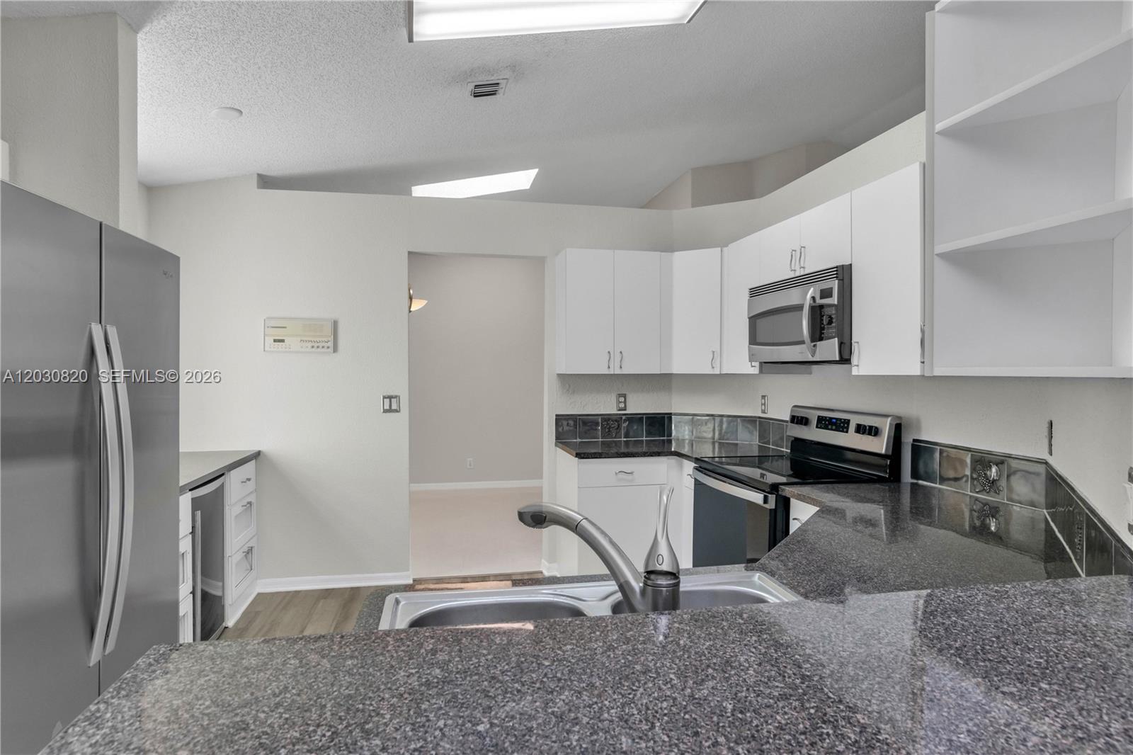 Pembroke Pointe Portraits - Residential