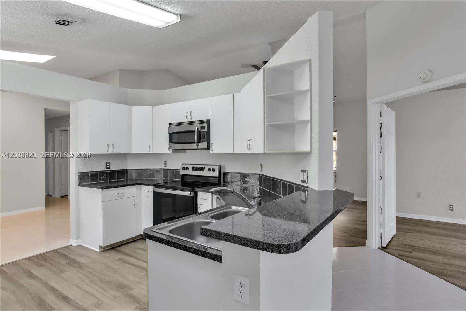 Pembroke Pointe Portraits - Residential