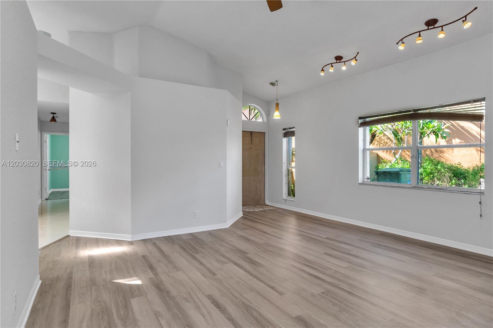 Pembroke Pointe Portraits - Residential