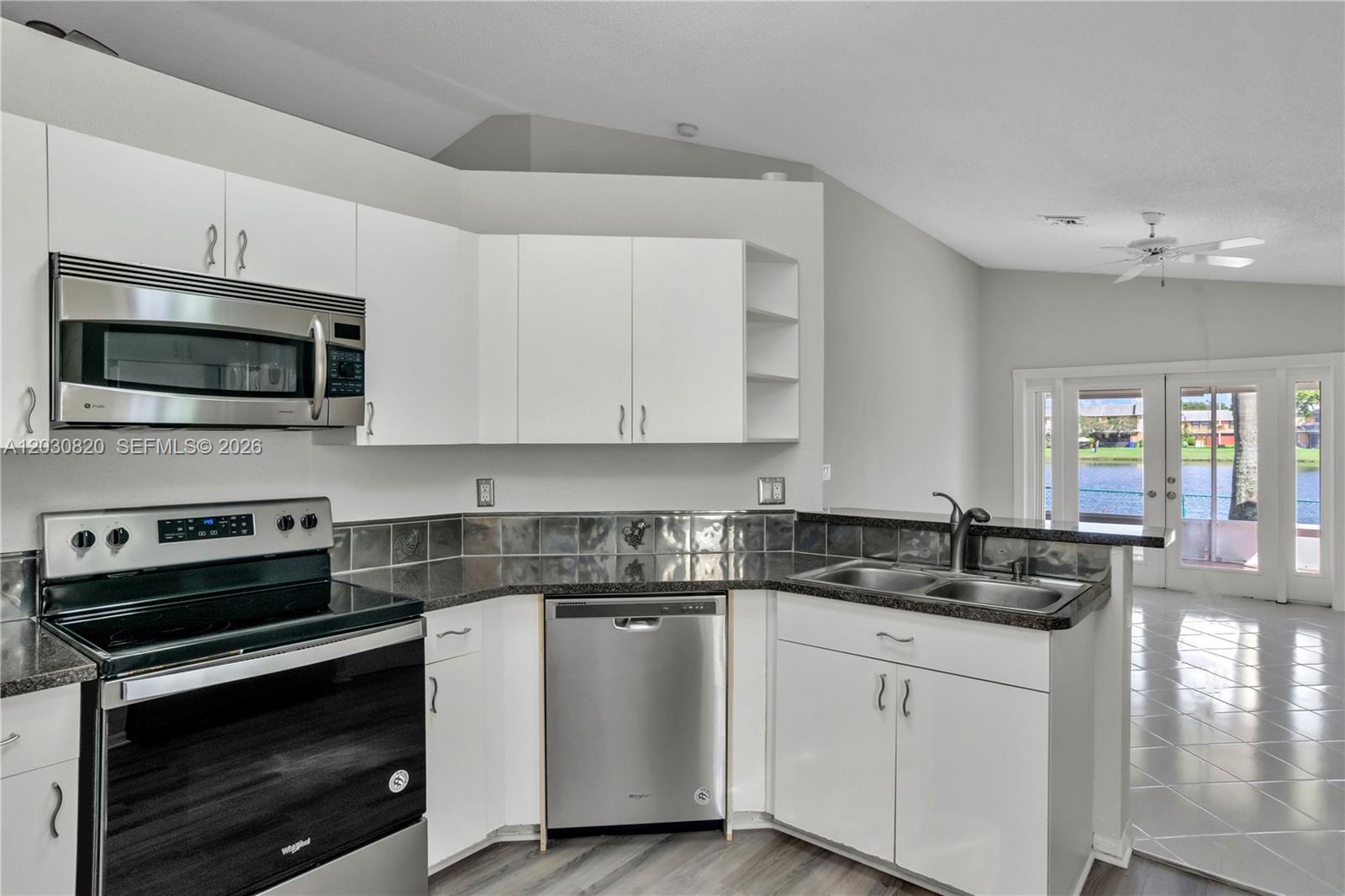 Pembroke Pointe Portraits - Residential