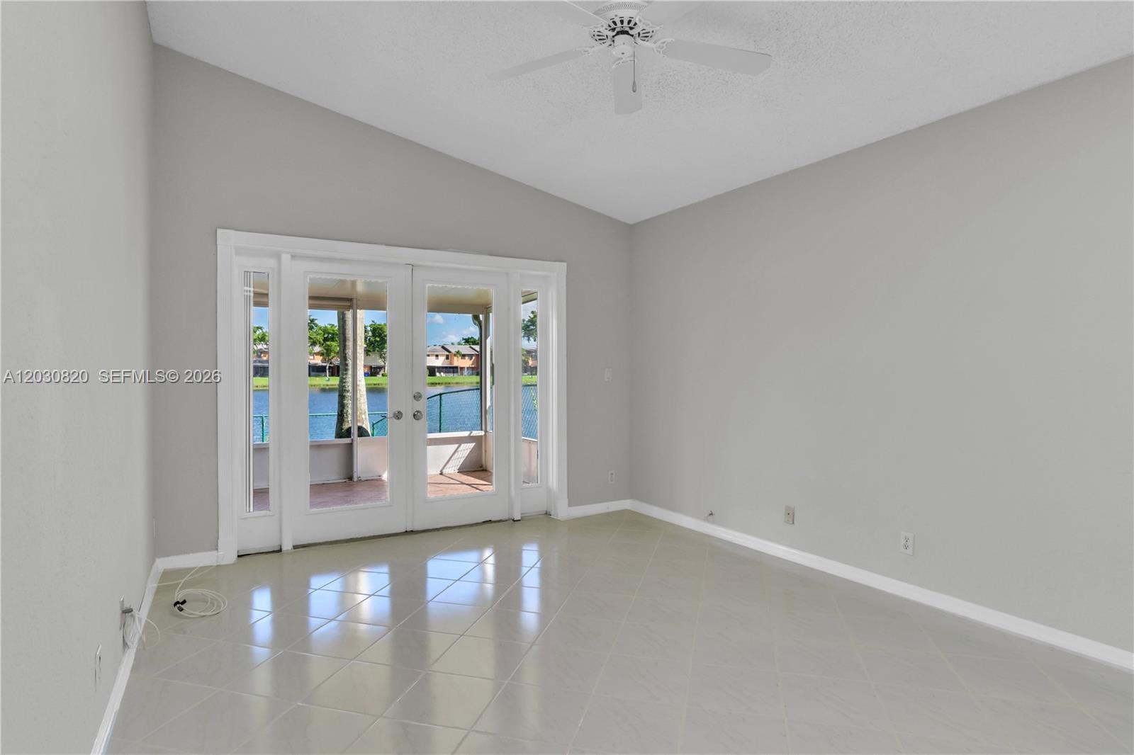 Pembroke Pointe Portraits - Residential