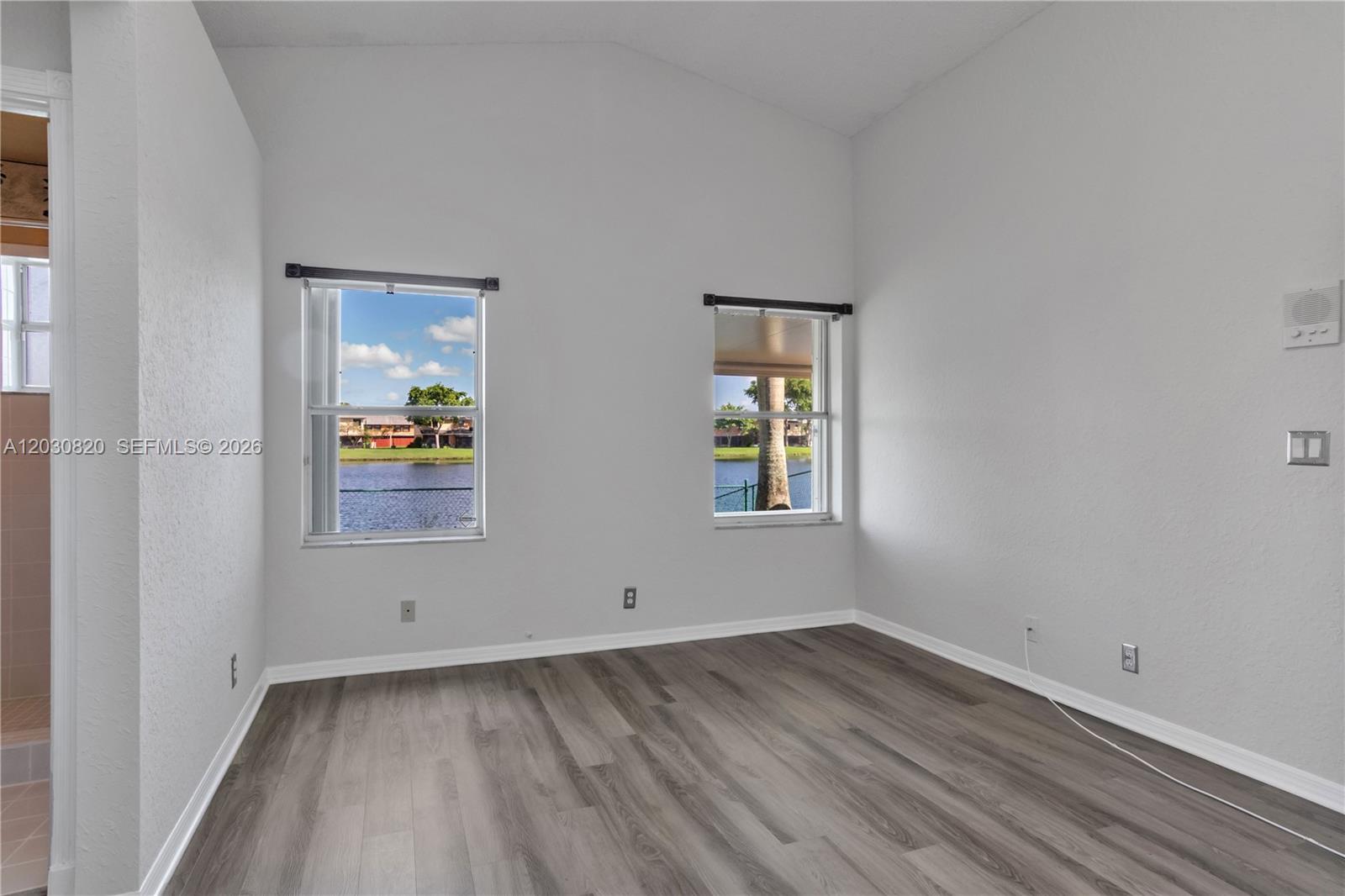 Pembroke Pointe Portraits - Residential