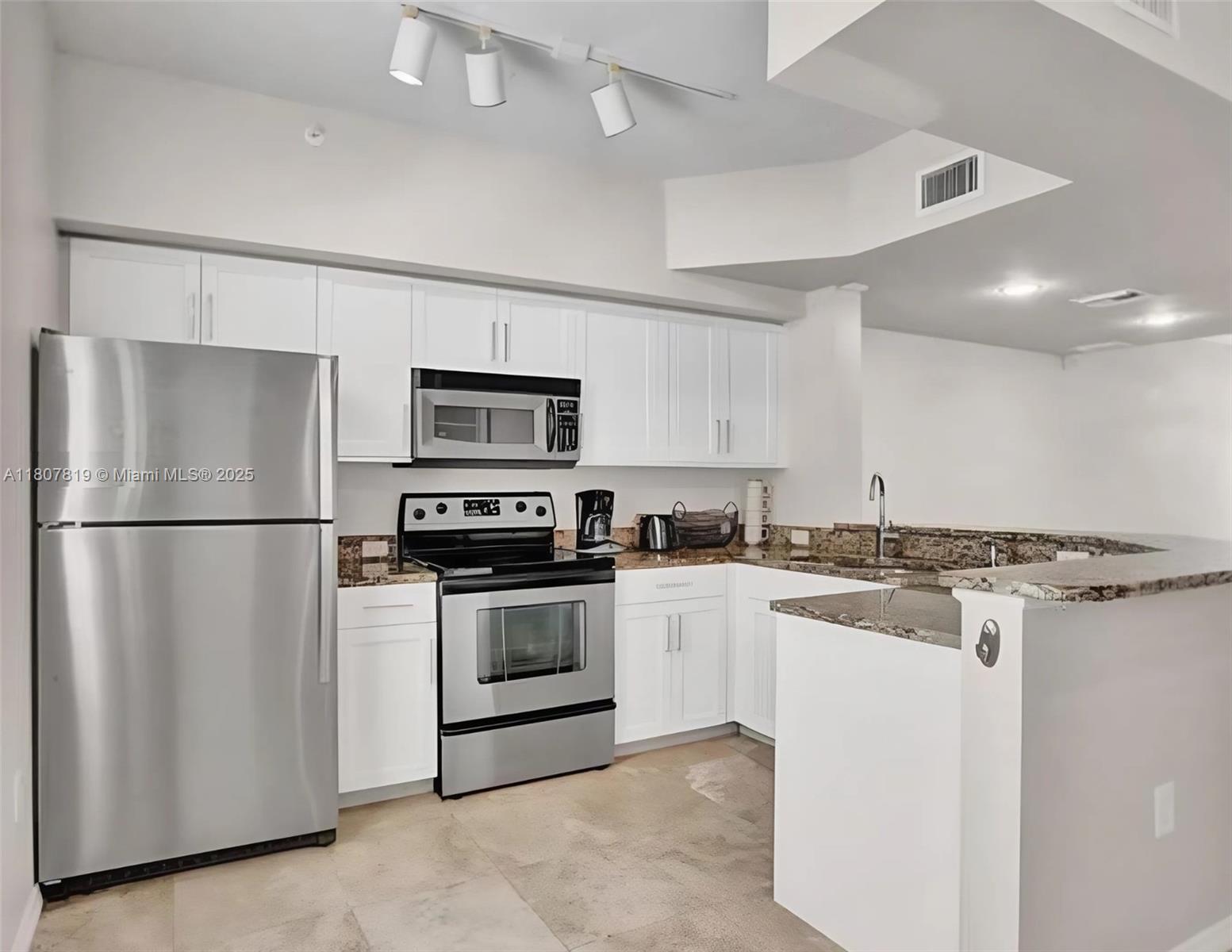 AVENTI AT AVENTURA CONDO - Residential Lease