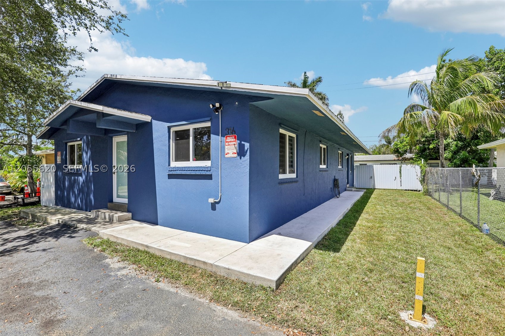 Turnkey legal duplex with no HOA in the heart of Hollywood! An exceptional investment opportunity with immediate income potential. The rear unit is leased at $2,500/month, while the fully furnished front unit is move-in ready and ideal for short-, mid-, or long-term rental.

Both units have been beautifully renovated with modern kitchens and bathrooms, stylish flooring, zebra shades, hurricane-impact windows and doors, and full-size washers and dryers. Major upgrades include new A/C systems (2021) and water heaters (2022 & 2023).

Centrally located near major highways, Downtown Hollywood, Memorial Regional Hospital, Hard Rock Hotel & Casino, shopping, dining, and just minutes from Hollywood Beach. A turnkey opportunity offering modern living, strong rental potential, and long-term value for investors or owner-occupants.