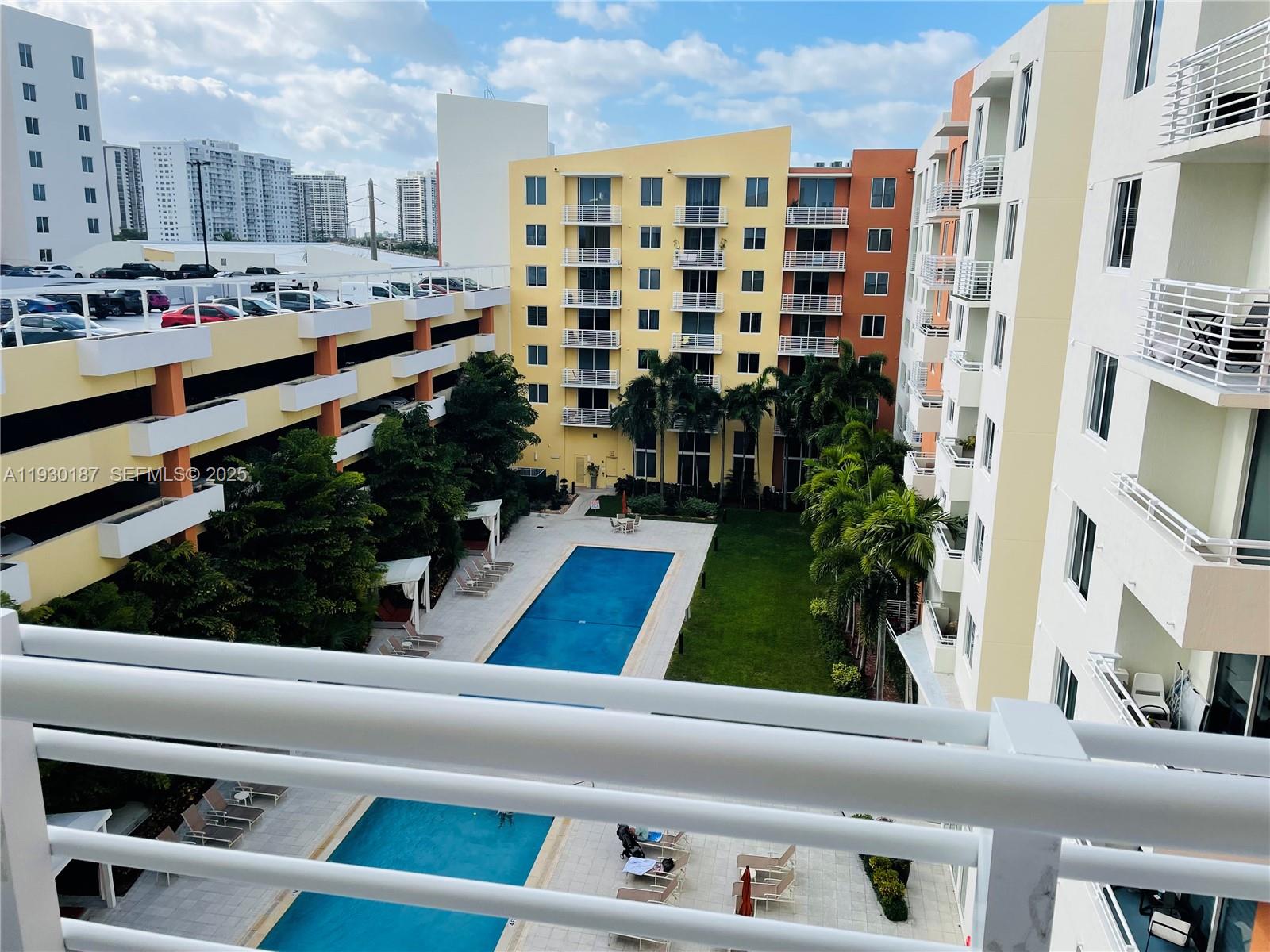 VENTURE AT AVENTURA WEST - Residential