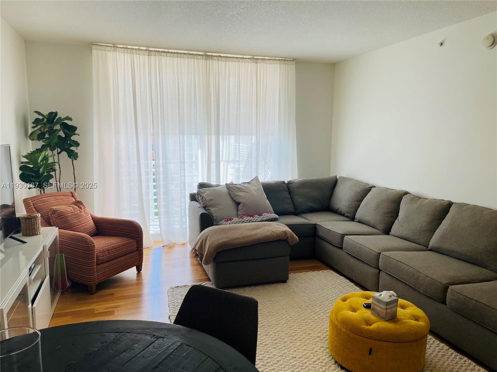 VENTURE AT AVENTURA WEST - Residential