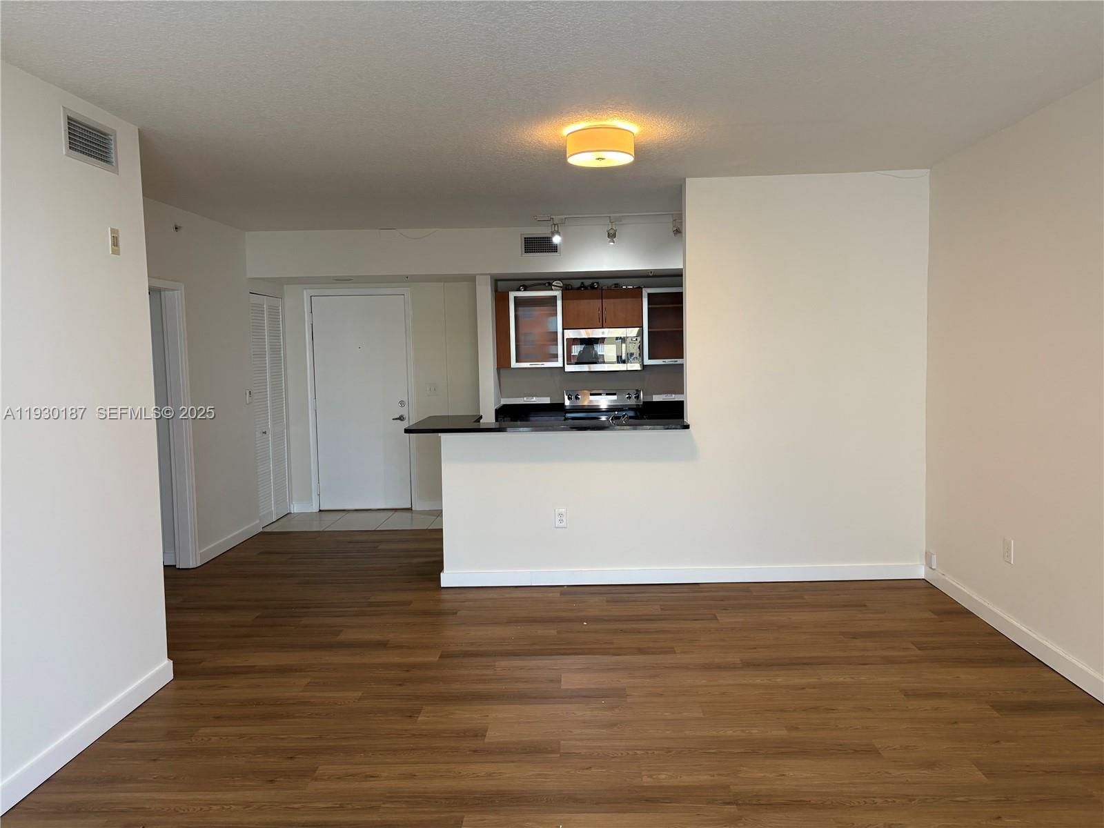 VENTURE AT AVENTURA WEST - Residential