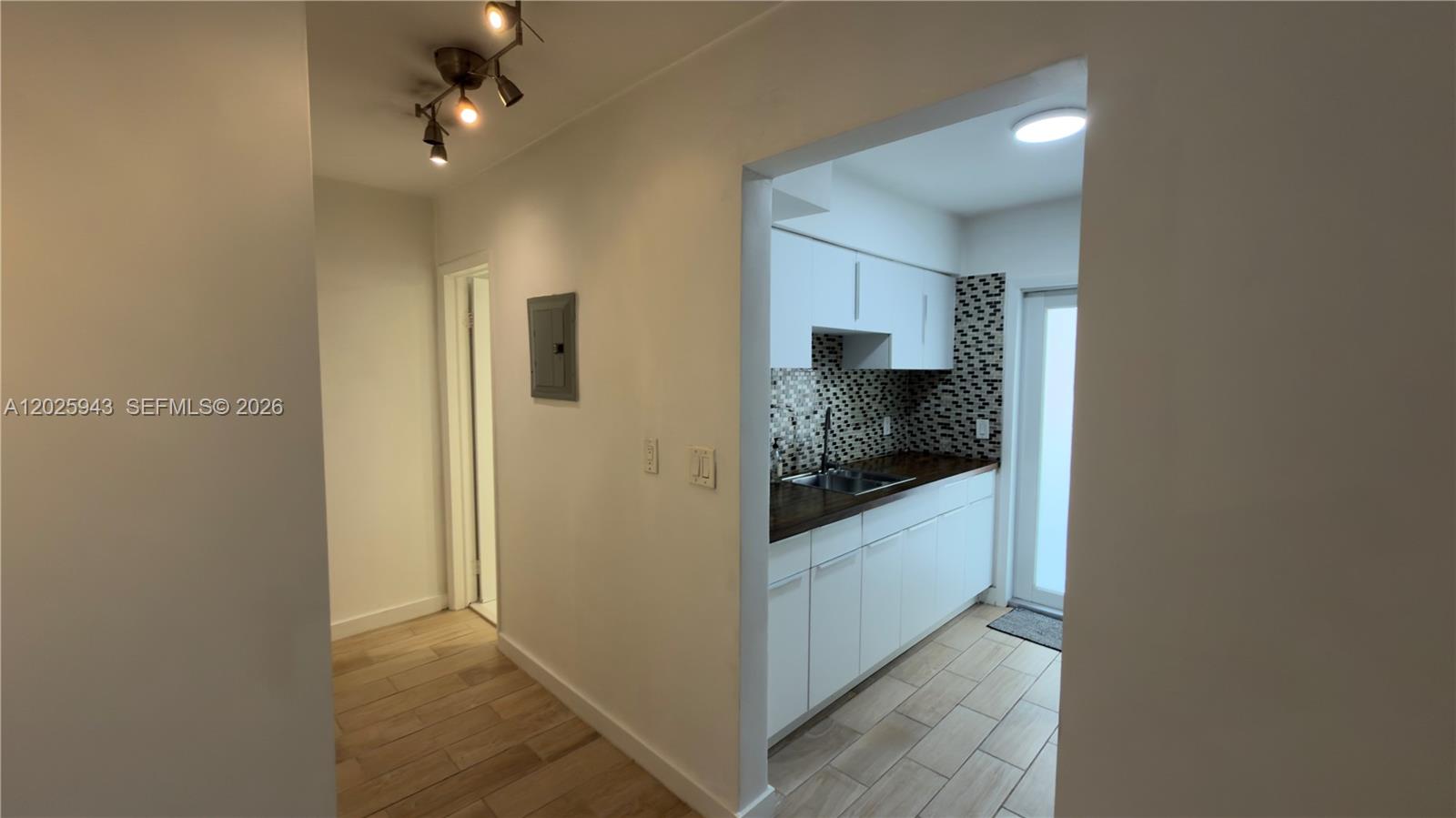 ALUNA CONDO - Residential Lease