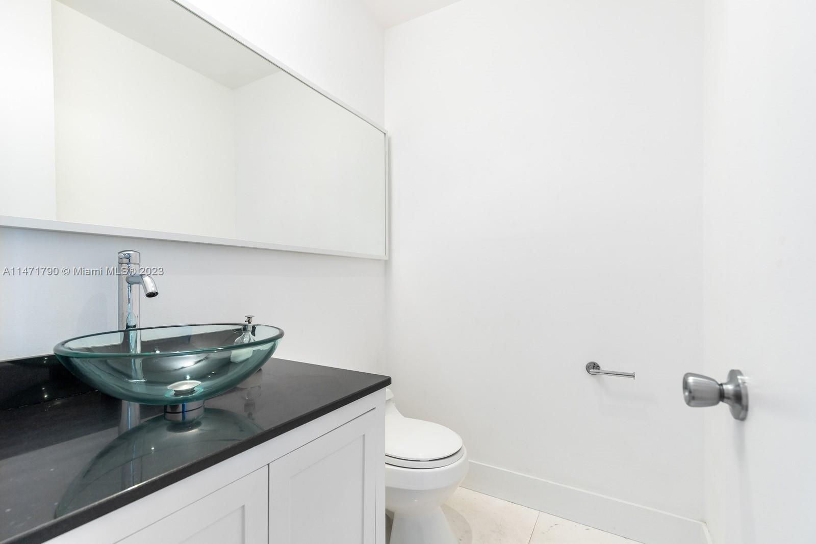 LENNOX PARK - Residential Lease