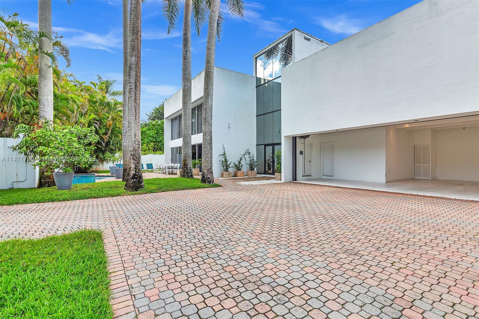 LENNOX PARK - Residential Lease