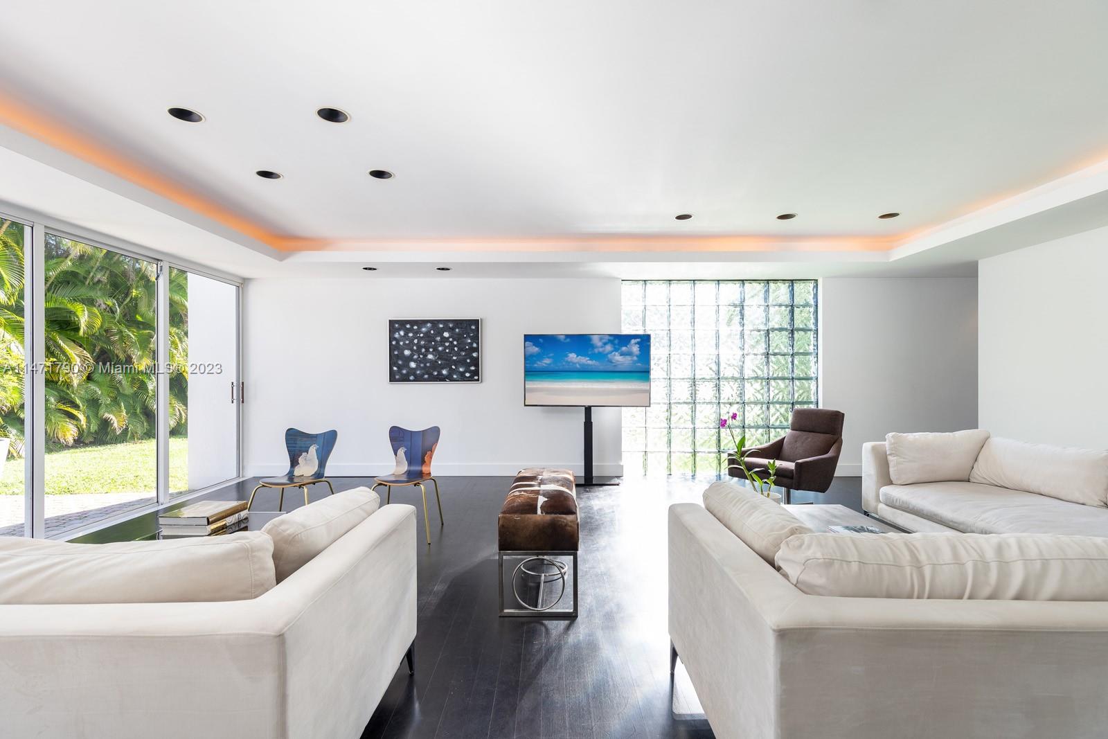 LENNOX PARK - Residential Lease