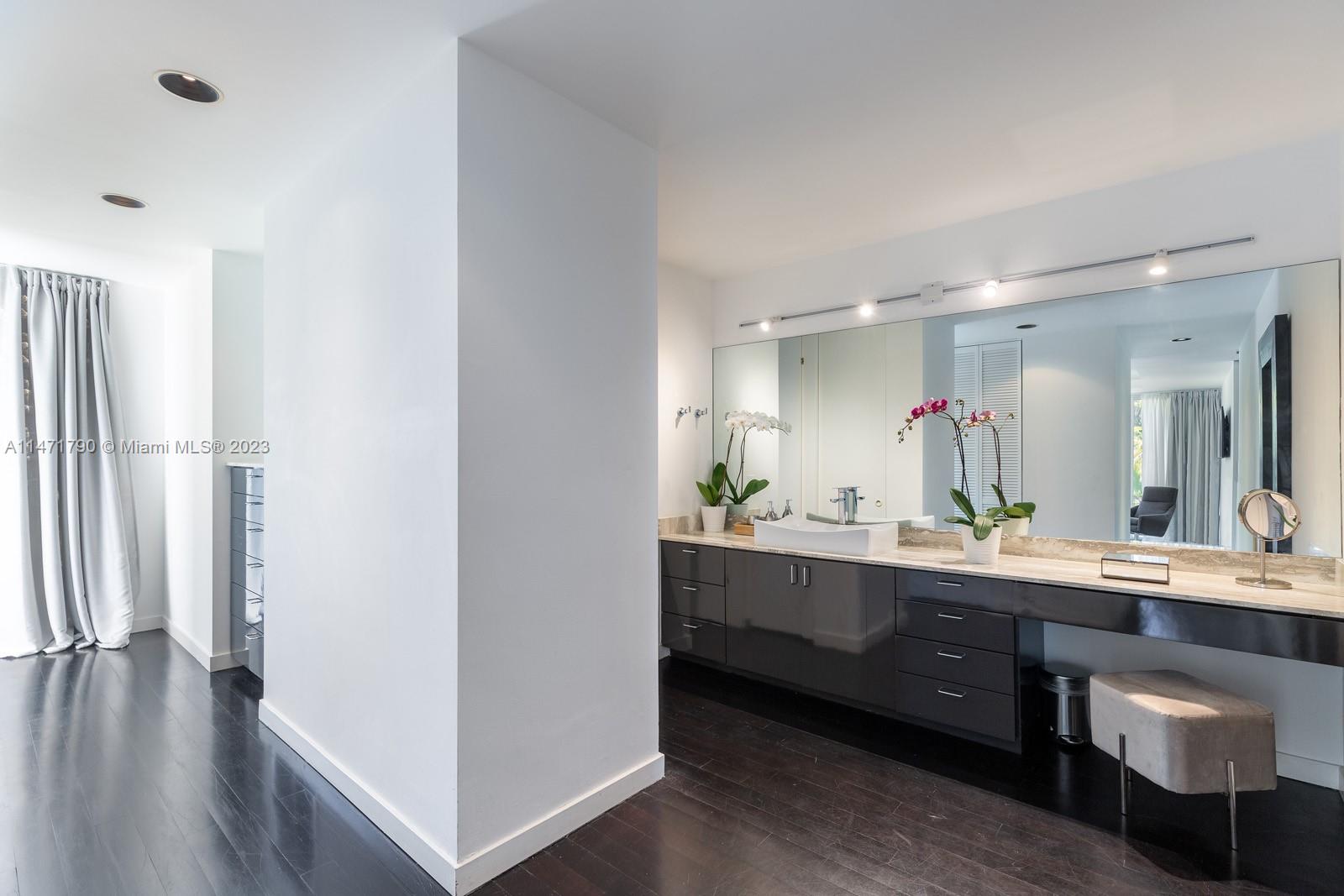 LENNOX PARK - Residential Lease