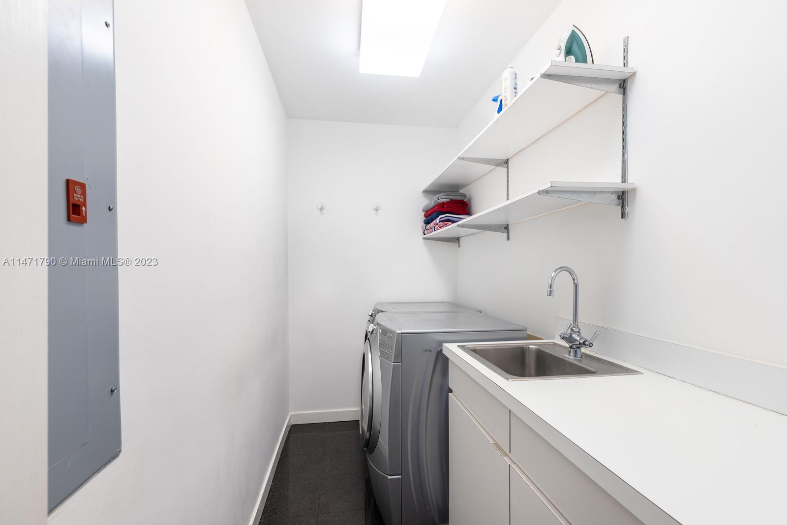 LENNOX PARK - Residential Lease