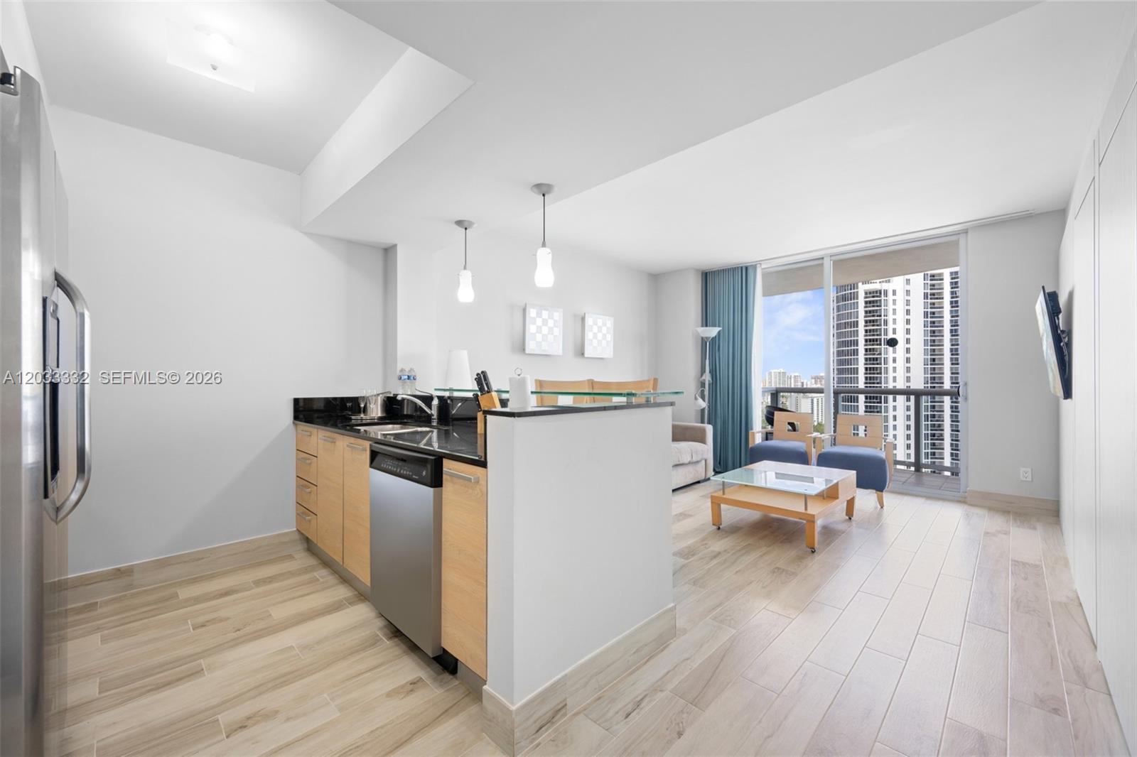 M RESORT RESIDENCES CONDO - Residential