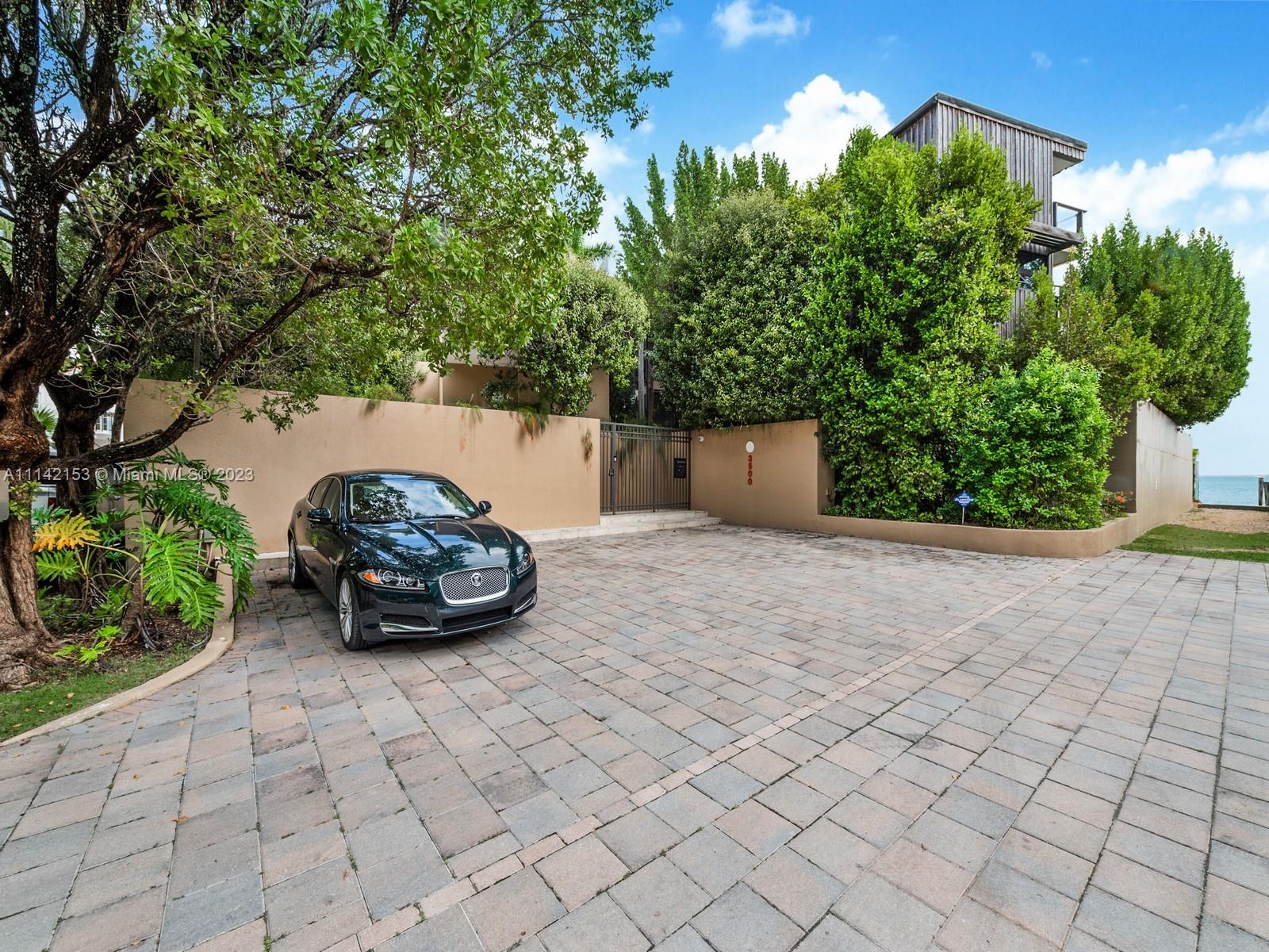 BAY HOMES SUB DB 338-23 - Residential