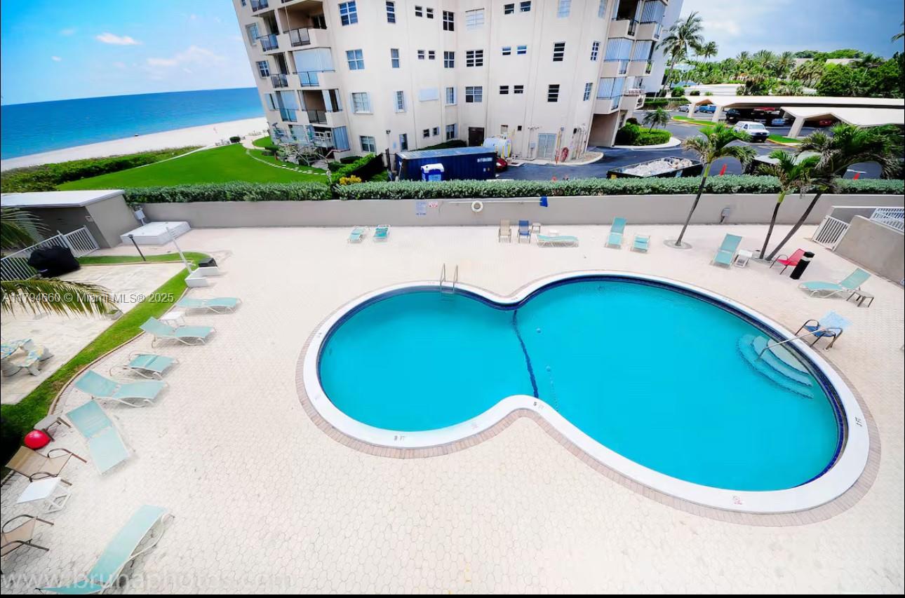 INTERNATIONAL STUDIO APT - Residential