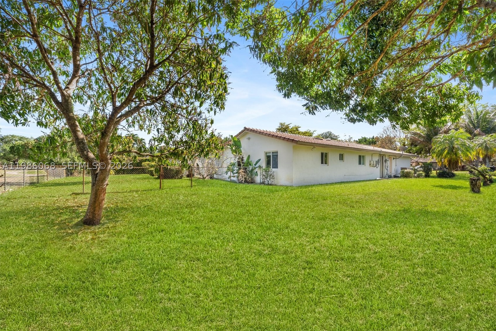 CORAL SPRINGS COUNTRY CLU - Residential