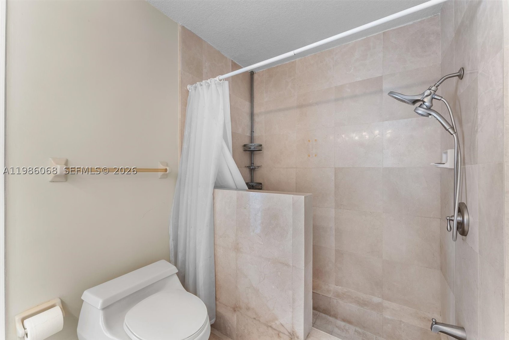 CORAL SPRINGS COUNTRY CLU - Residential