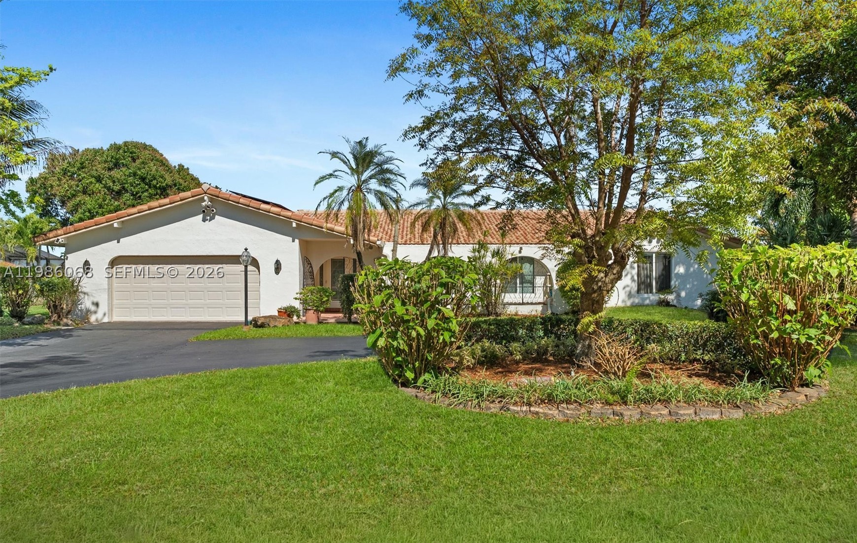 CORAL SPRINGS COUNTRY CLU - Residential