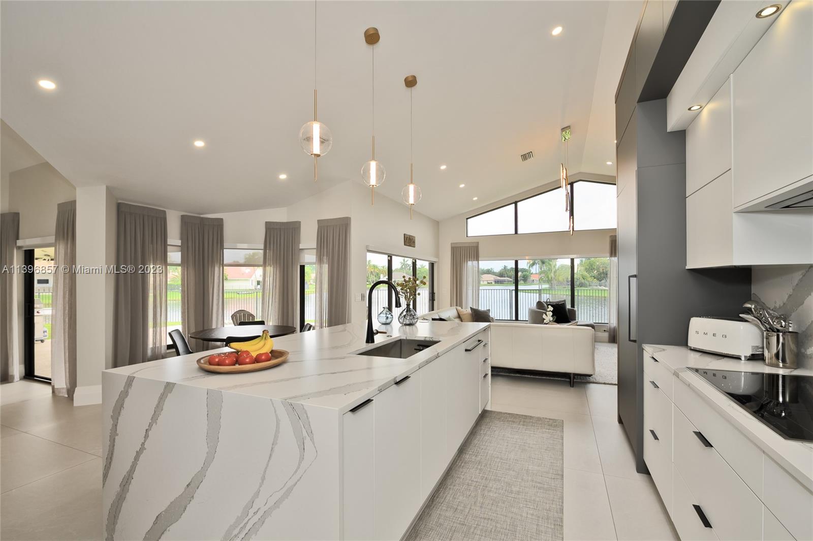 COUNTRY ISLES - Residential