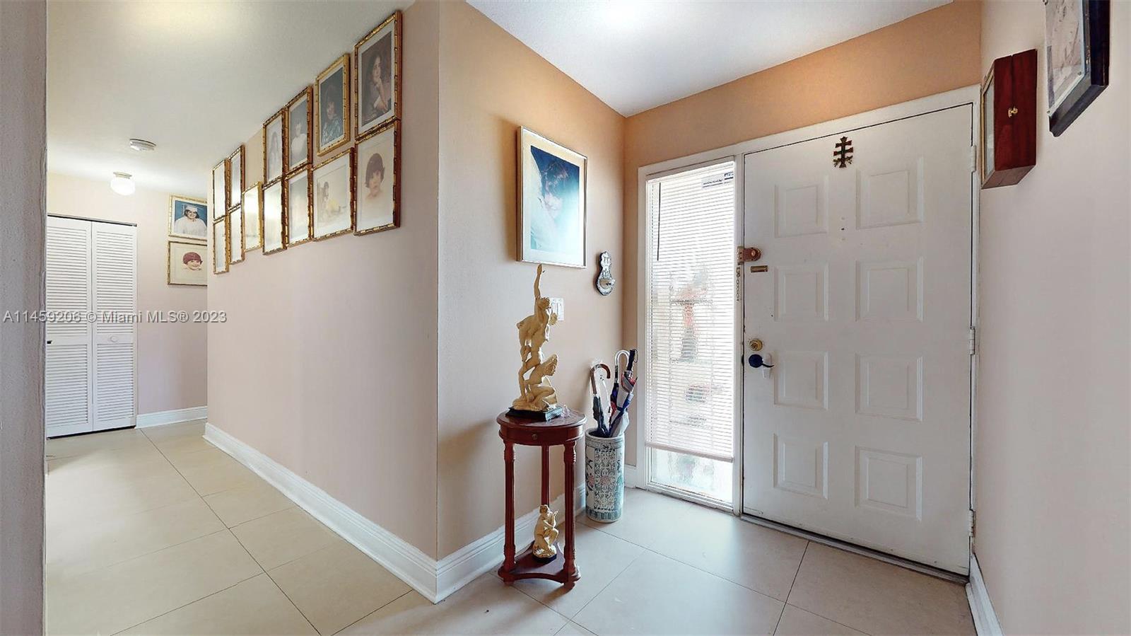KINGS COURT WEST - Residential