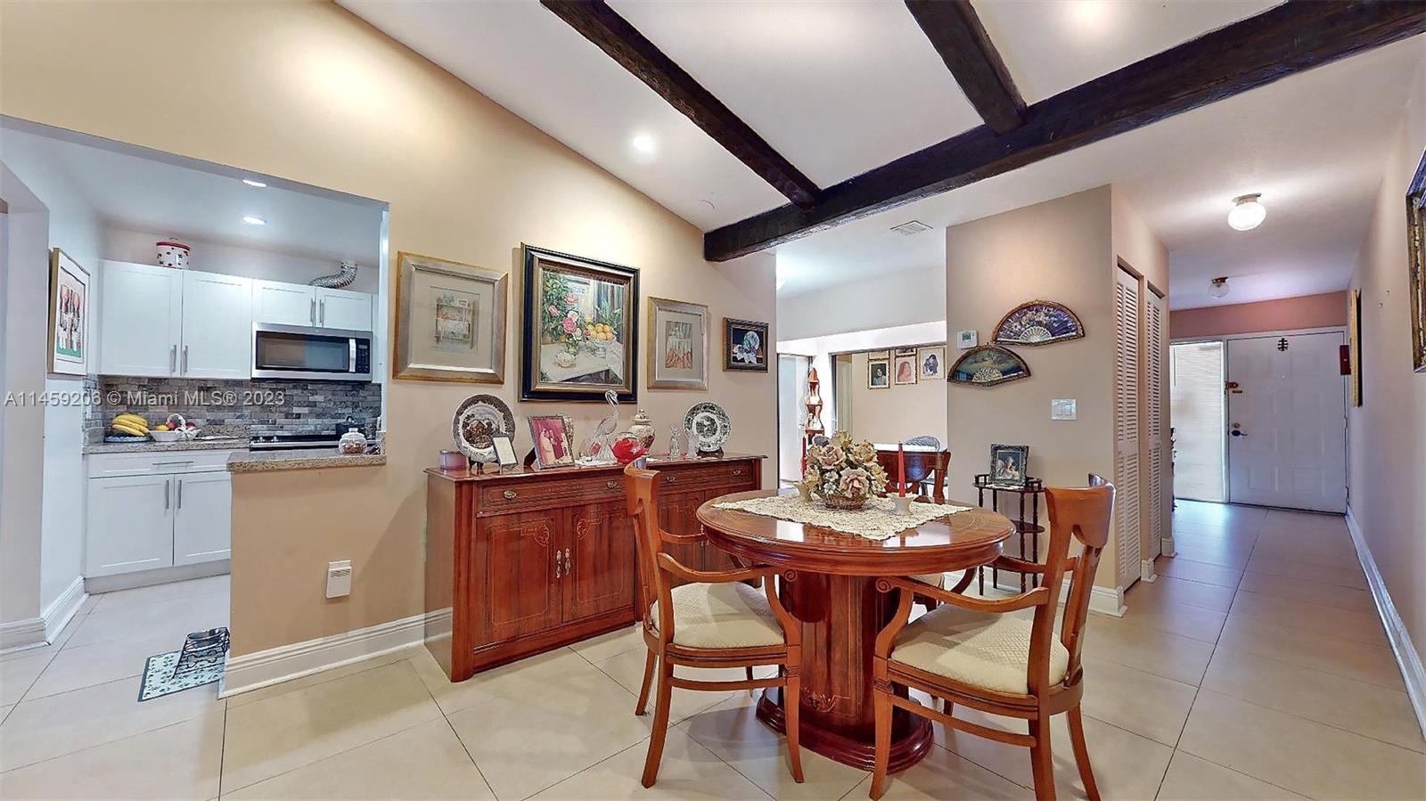 KINGS COURT WEST - Residential