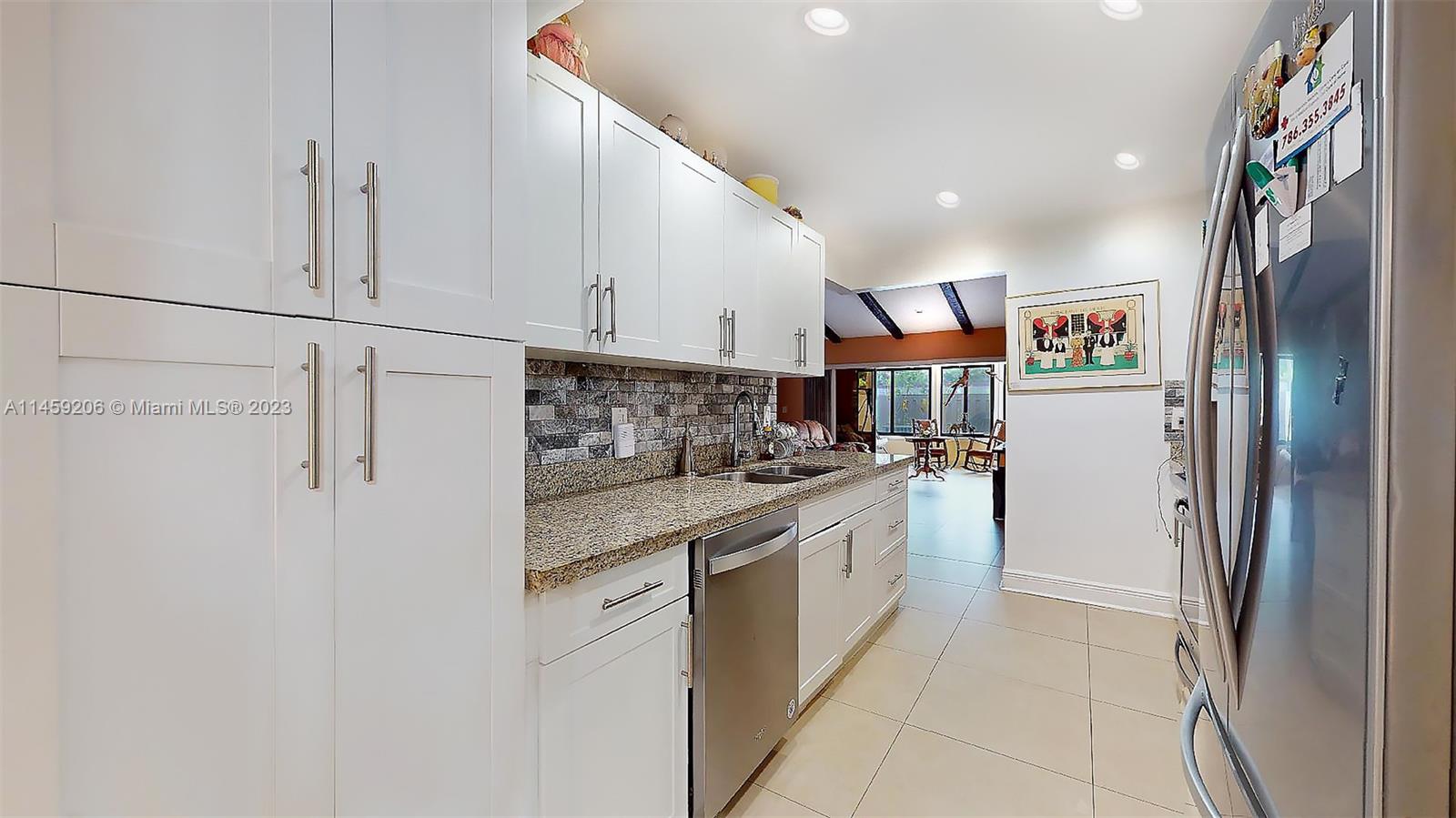 KINGS COURT WEST - Residential