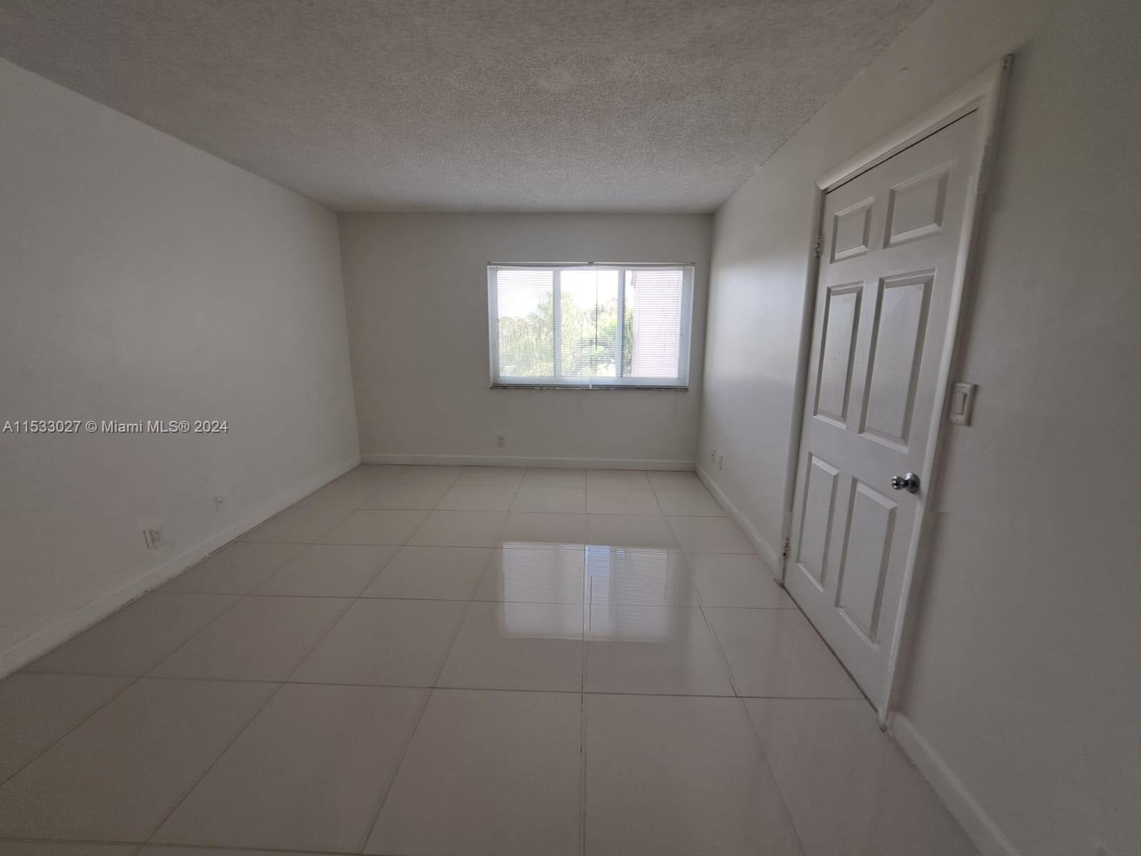 RACQUET CLUB 1 AT BONAVEN - Residential Lease