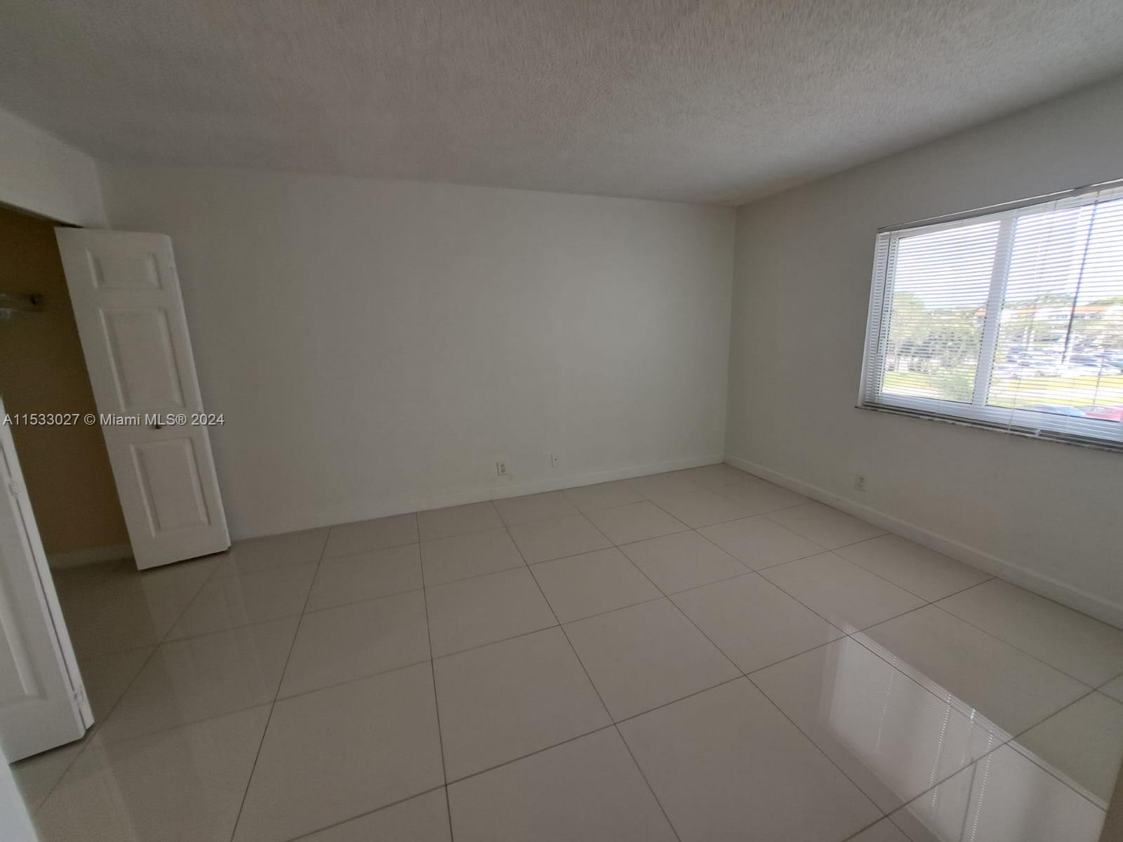 RACQUET CLUB 1 AT BONAVEN - Residential Lease