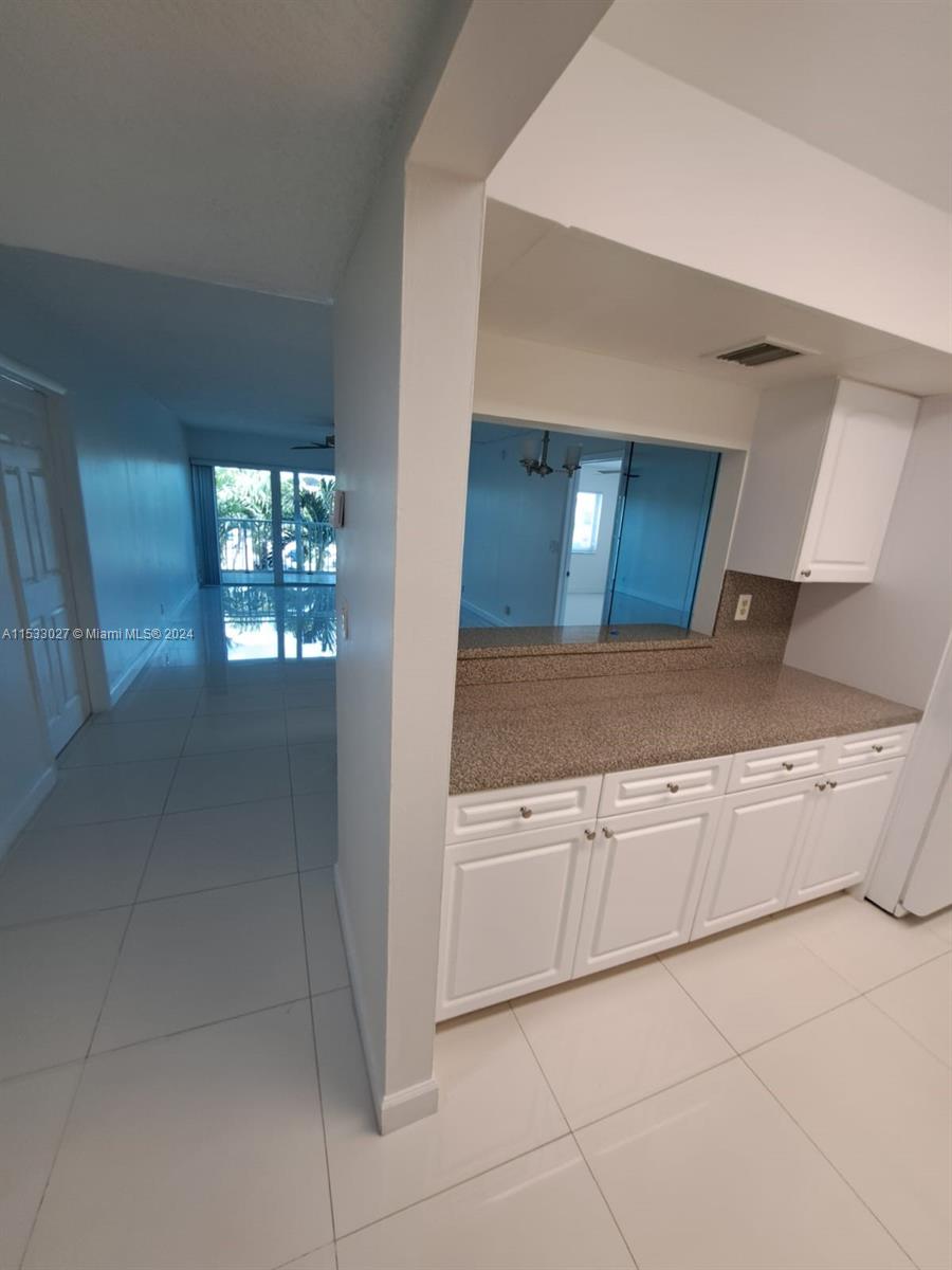 RACQUET CLUB 1 AT BONAVEN - Residential Lease