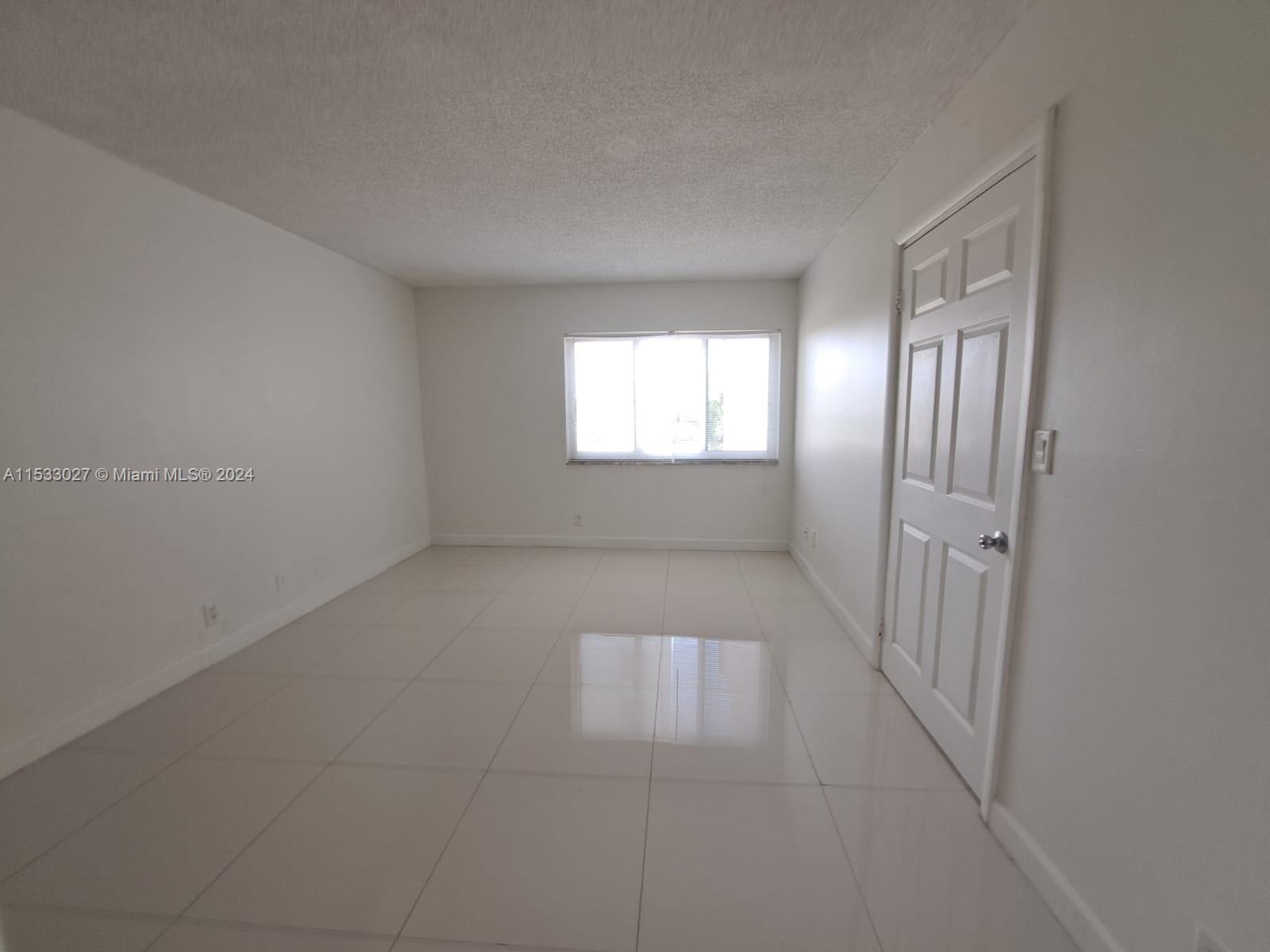 RACQUET CLUB 1 AT BONAVEN - Residential Lease