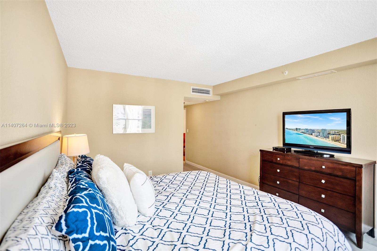 WAVE CONDO - Residential Lease