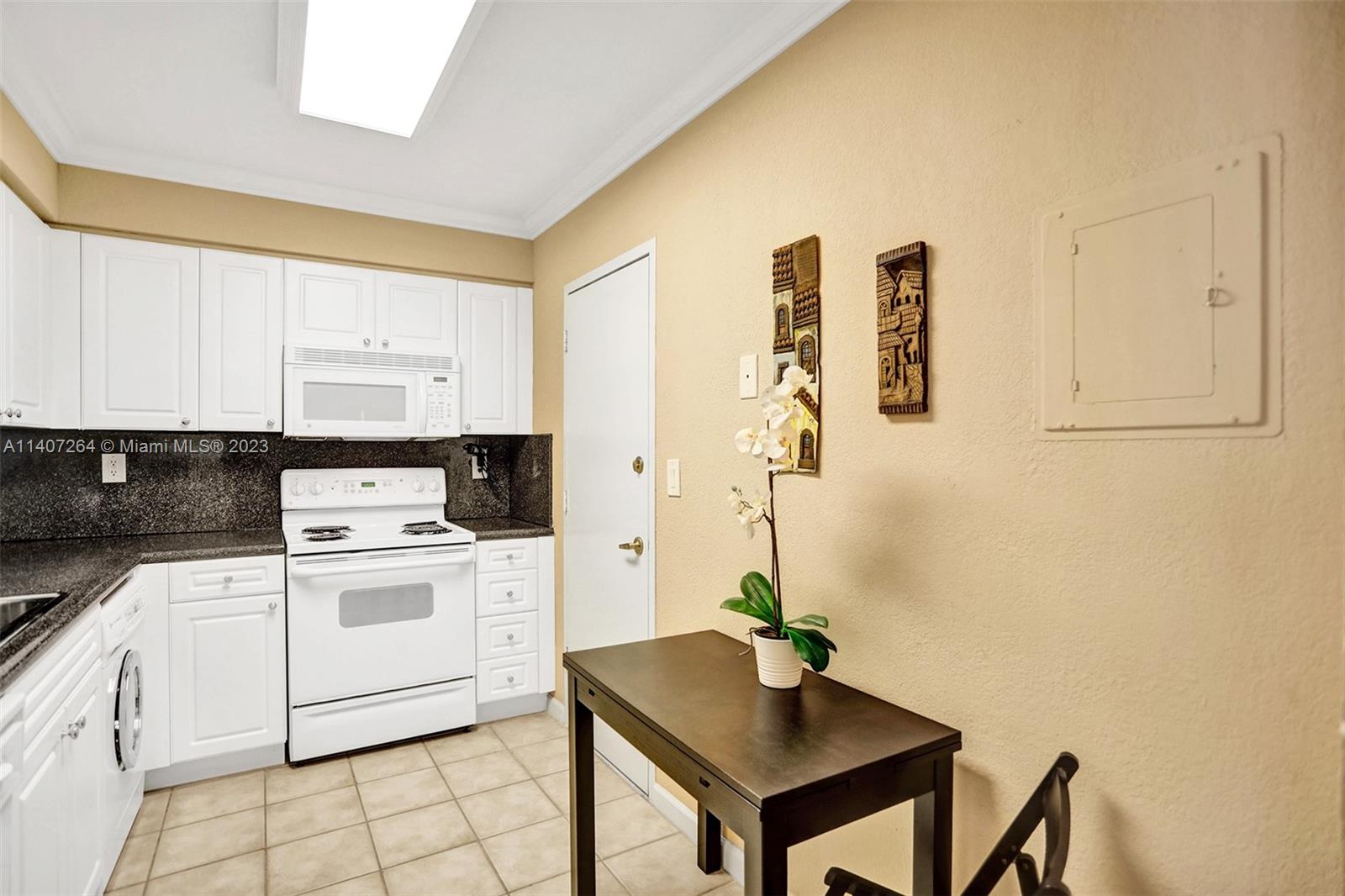 WAVE CONDO - Residential Lease