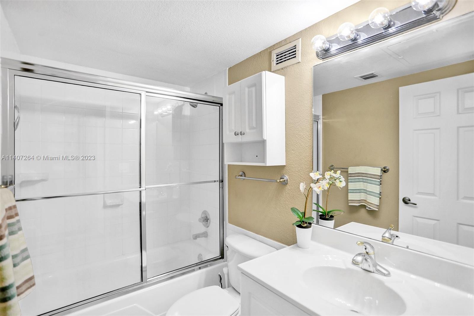 WAVE CONDO - Residential Lease