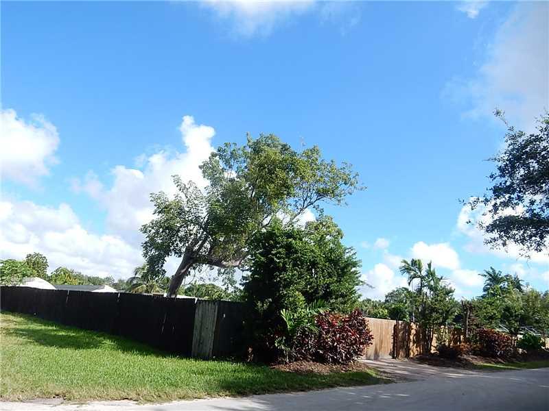 MILLER DRIVE ESTATES ADD - Land