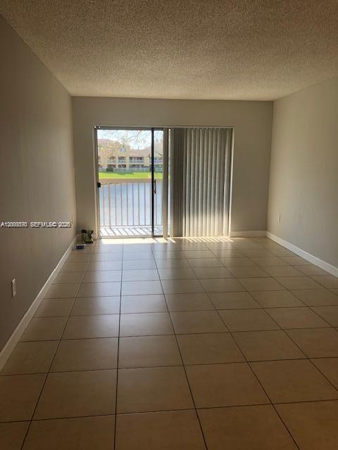 VILLAS AT LAKEVIEW CONDO - Residential