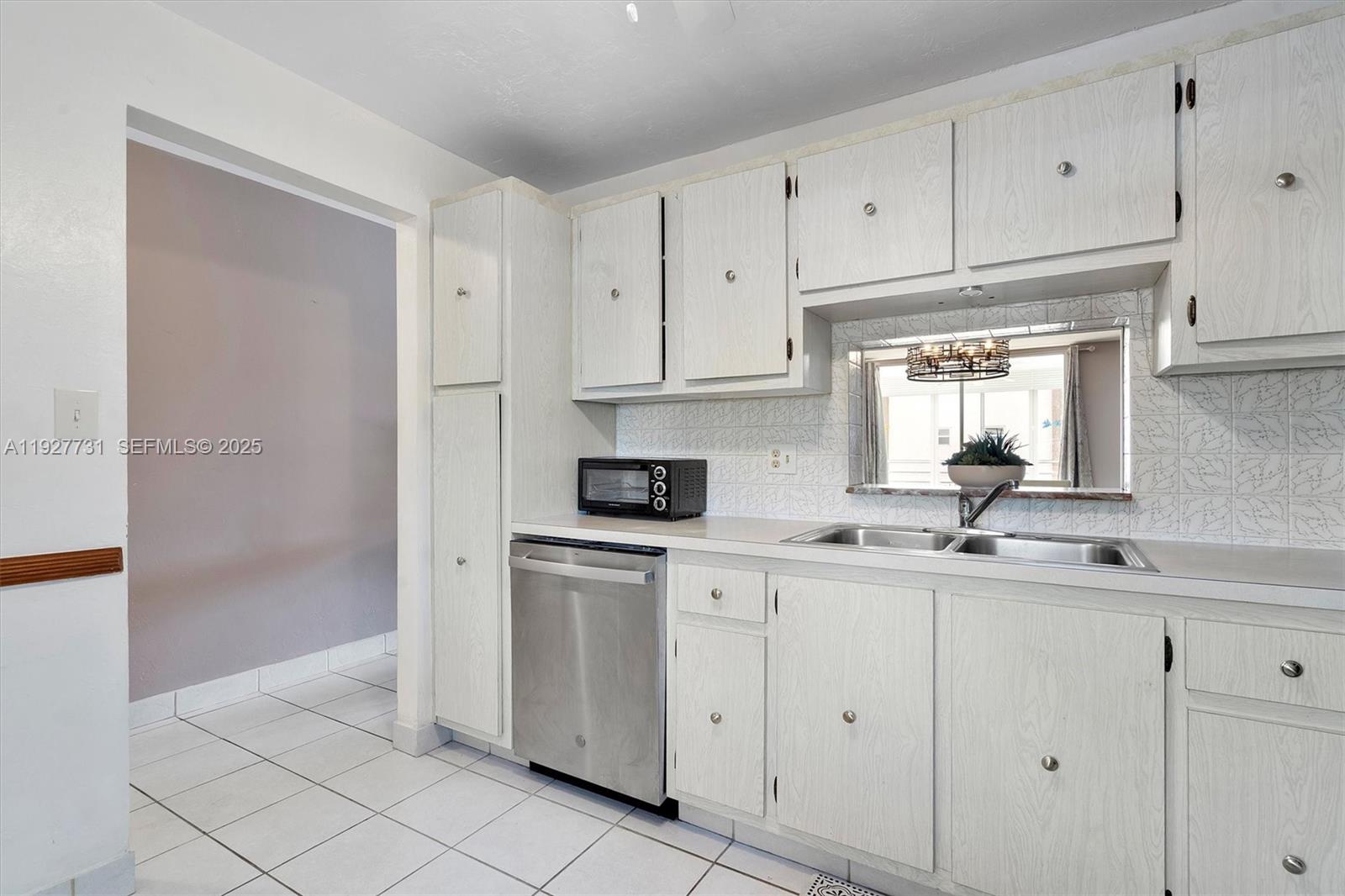 MEADOWBROOK LAKES CONDO - Residential