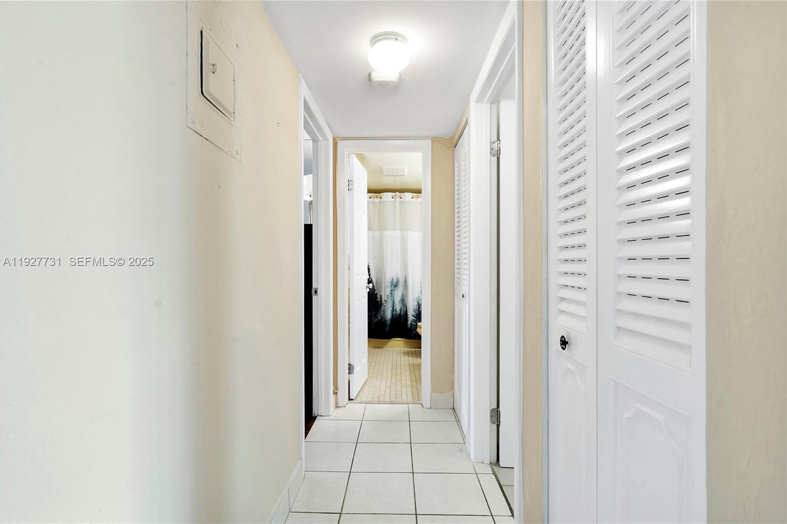 MEADOWBROOK LAKES CONDO - Residential