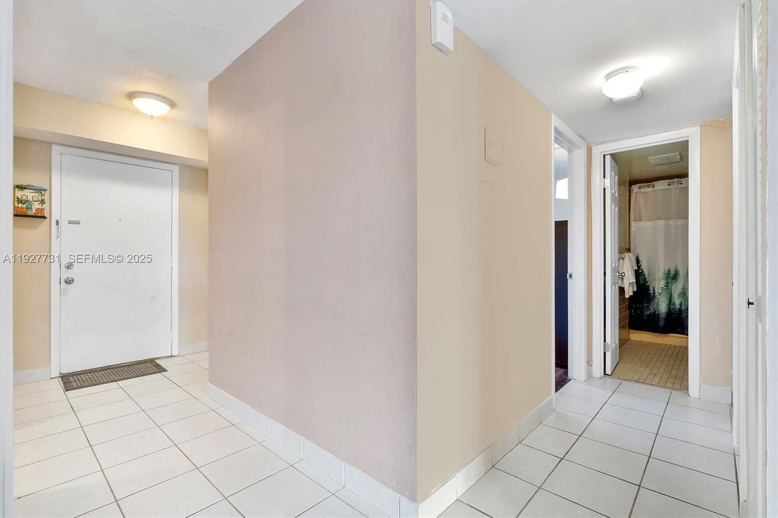 MEADOWBROOK LAKES CONDO - Residential