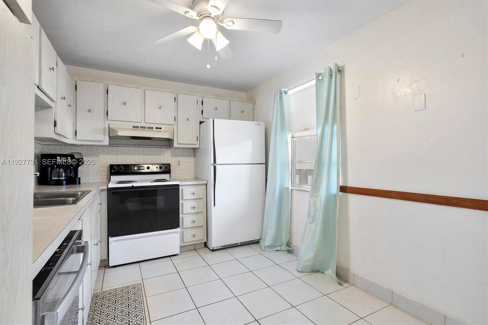 MEADOWBROOK LAKES CONDO - Residential