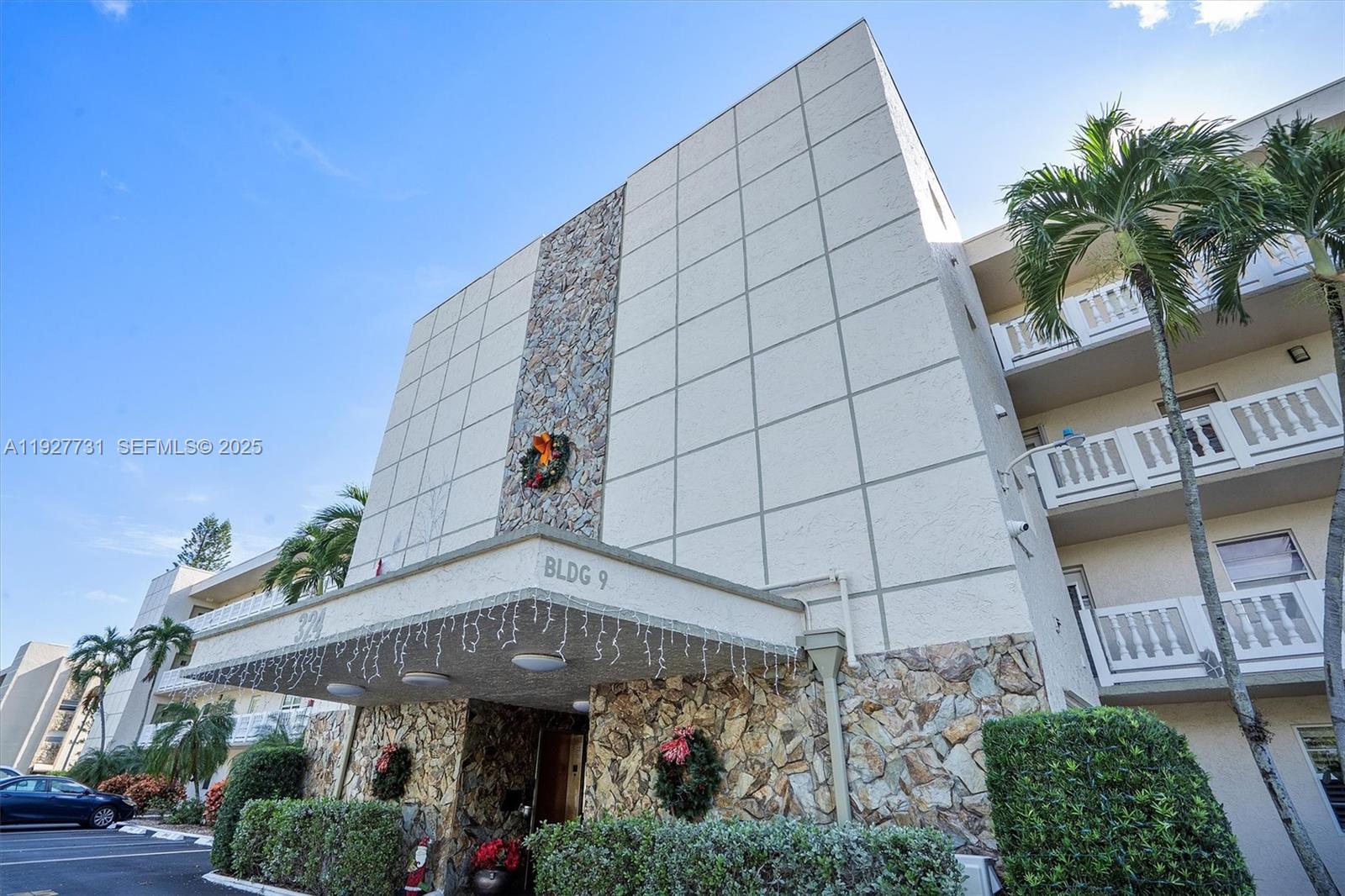 MEADOWBROOK LAKES CONDO - Residential