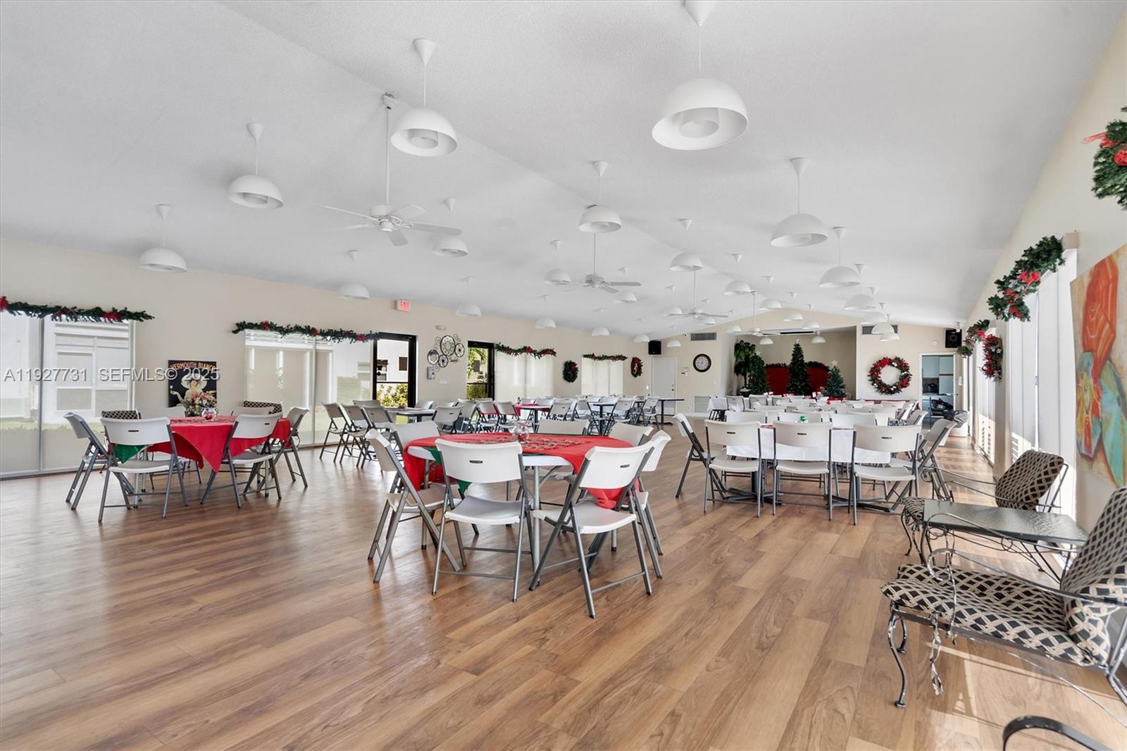 MEADOWBROOK LAKES CONDO - Residential