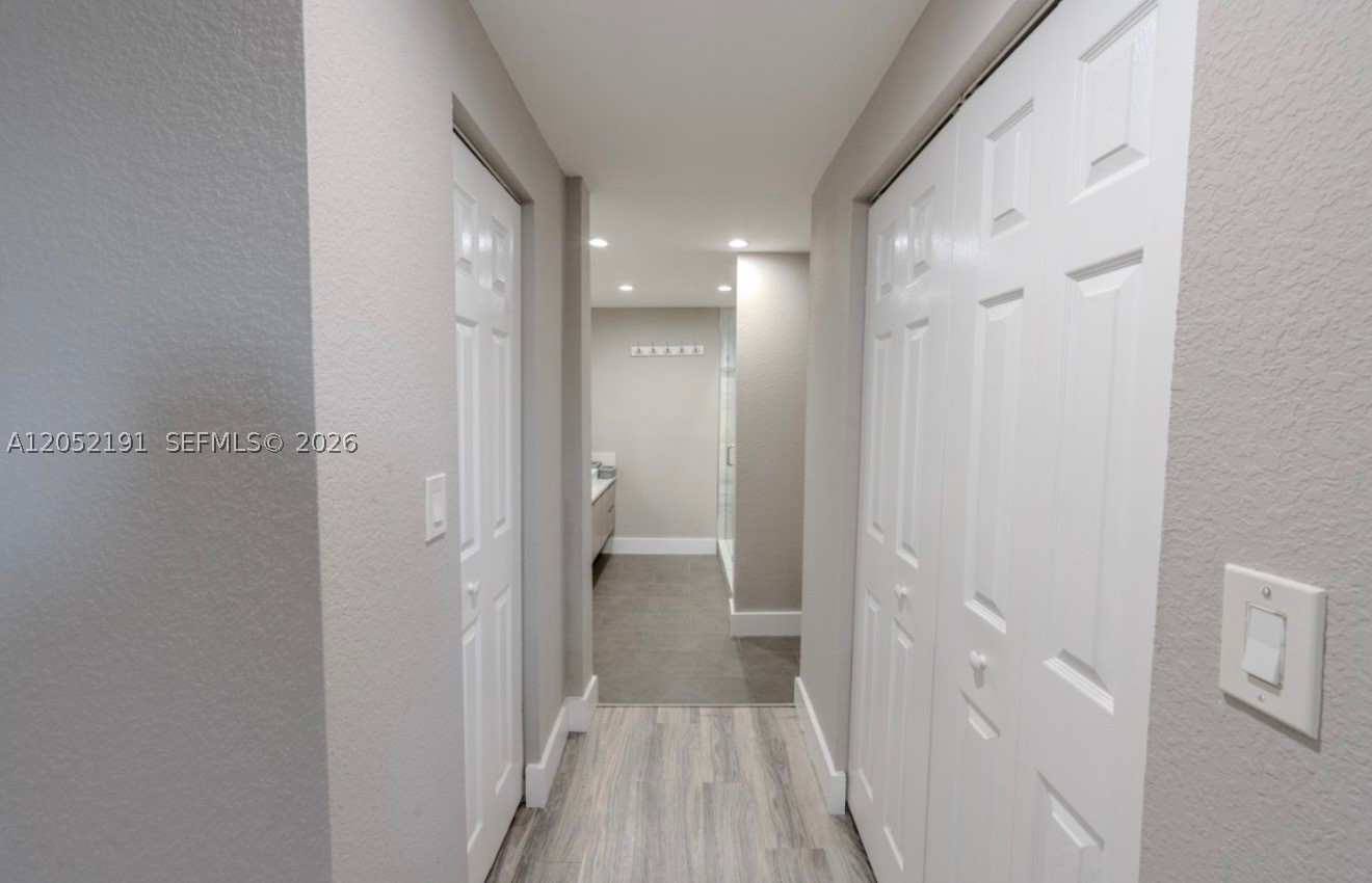 SOUTH HOLLYWOOD MEACHERS - Residential