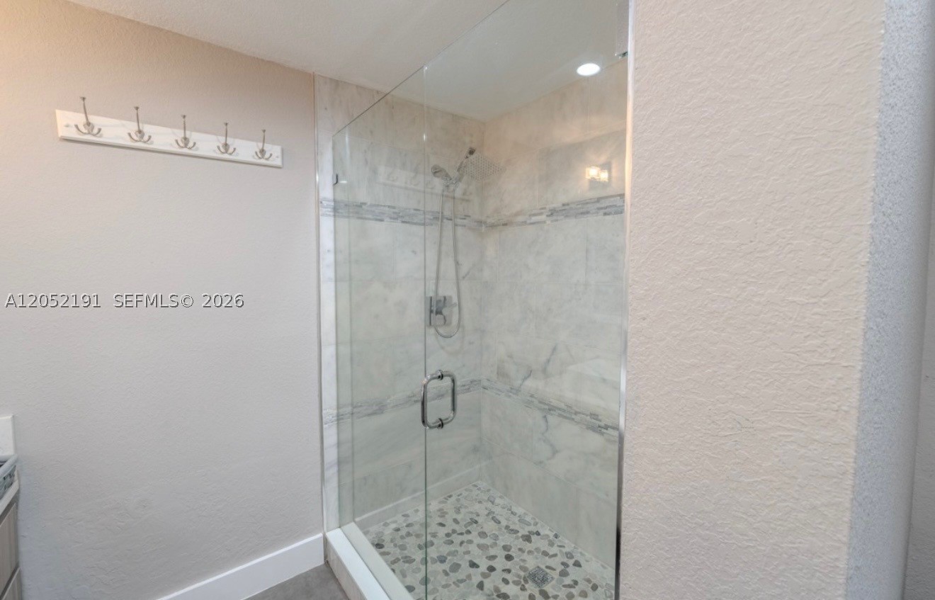 SOUTH HOLLYWOOD MEACHERS - Residential