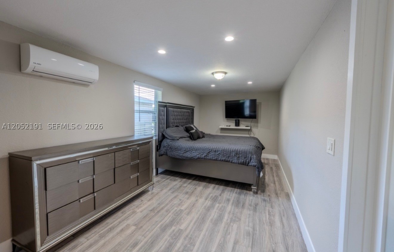 SOUTH HOLLYWOOD MEACHERS - Residential